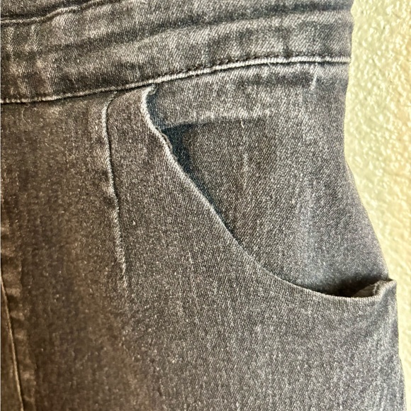 Collectif London Black Denim Overall Shorts, Sweetheart Neckline Pinup Playsuit - Picture 3 of 7